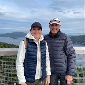 Meet your Posher, Guy monique